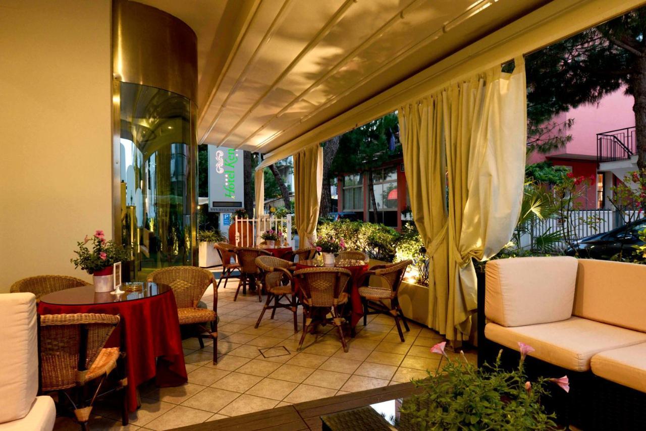 Hotel Kennedy Римини Екстериор снимка