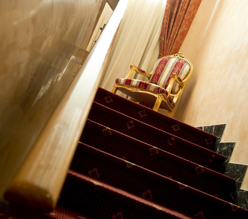 Hotel Kennedy Римини Екстериор снимка